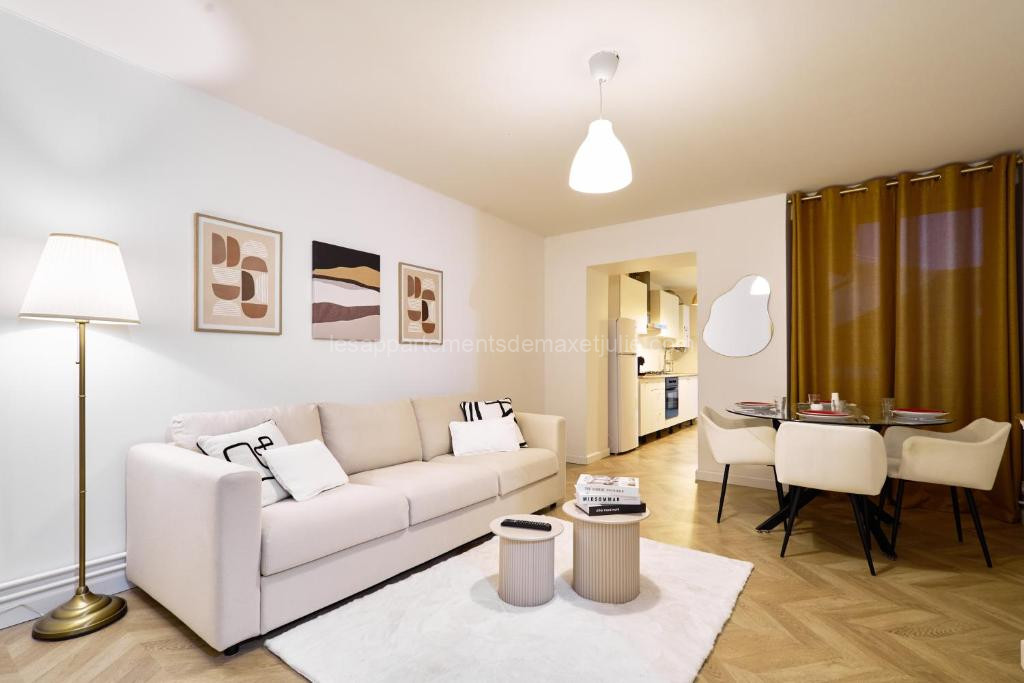Photo de Magnifique Appartement dans le Centre-Ville de Reims, Proche de la Gare et des Commodités