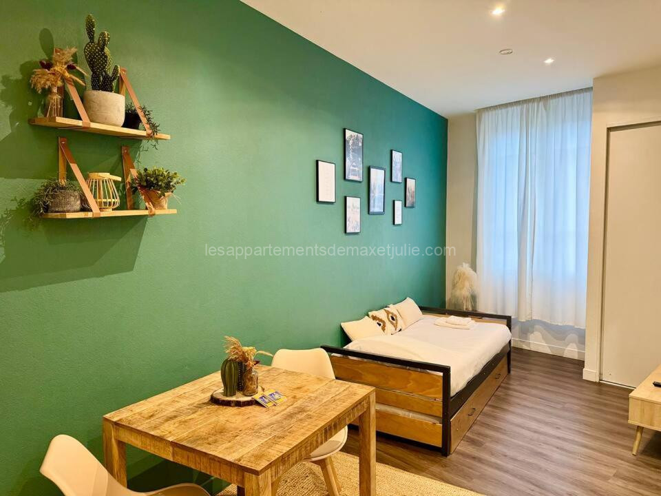 Photo de Studio dans un quartier animé de Reims