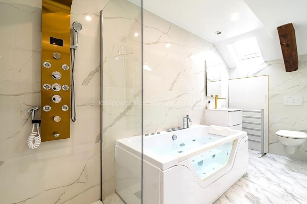 Photo de Oasis Chic - Spa privé & Cinéma