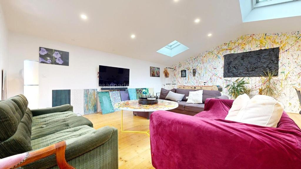 Photo de Maison street art, jacuzzi sur terrasse et billard
