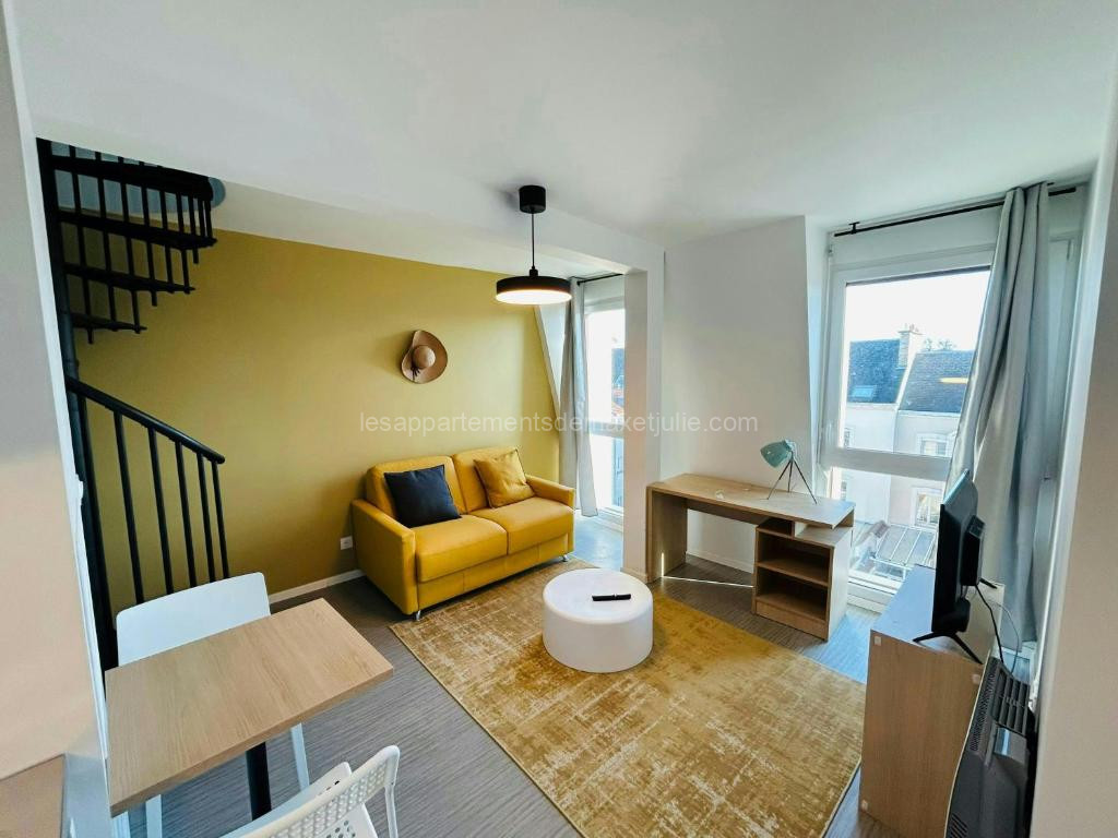 Photo de We Live In R - Duplex 503
