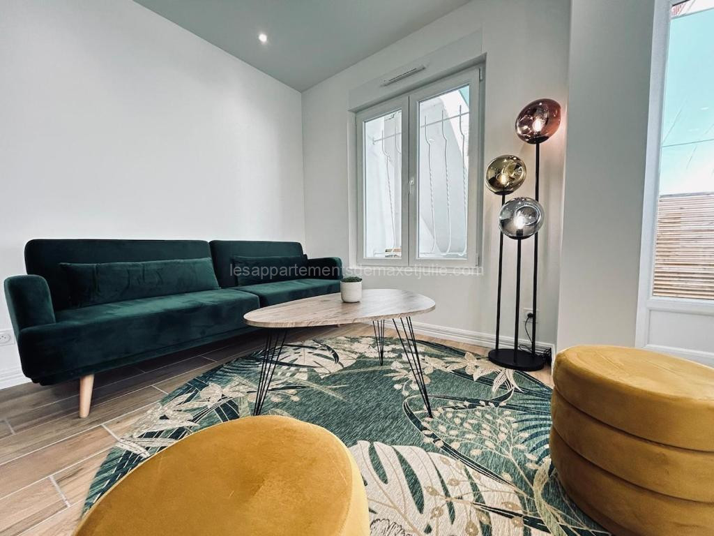 Photo de 1 lenoir cocon romantique avec jacuzzi au centre
