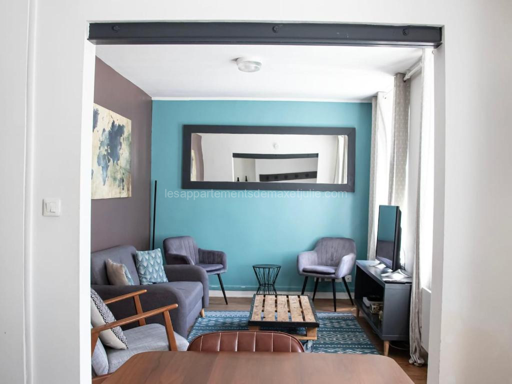 Photo de Terrace apartment - near city center - 4 bedrooms