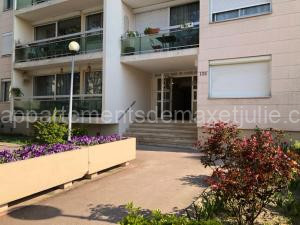 Photo de l'Appartements Studio-Champagne Lanson-Proche Hôpitaux-Universités-Parc Léo Lagrange à Reims