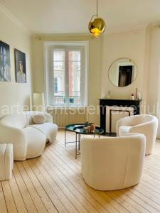 Appartement terrasse vue cathédrale centre ville à Reims