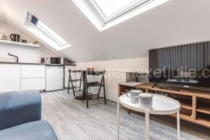 Le Coquet Logement Climatisé face à la Cathédrale - 3G à Reims