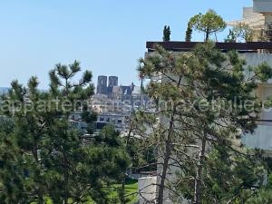 Le Mun-T2, 60m2, balcons, parking, wifi, linge, produits, face à la gerdarmerie, vue cathedrale à Reims