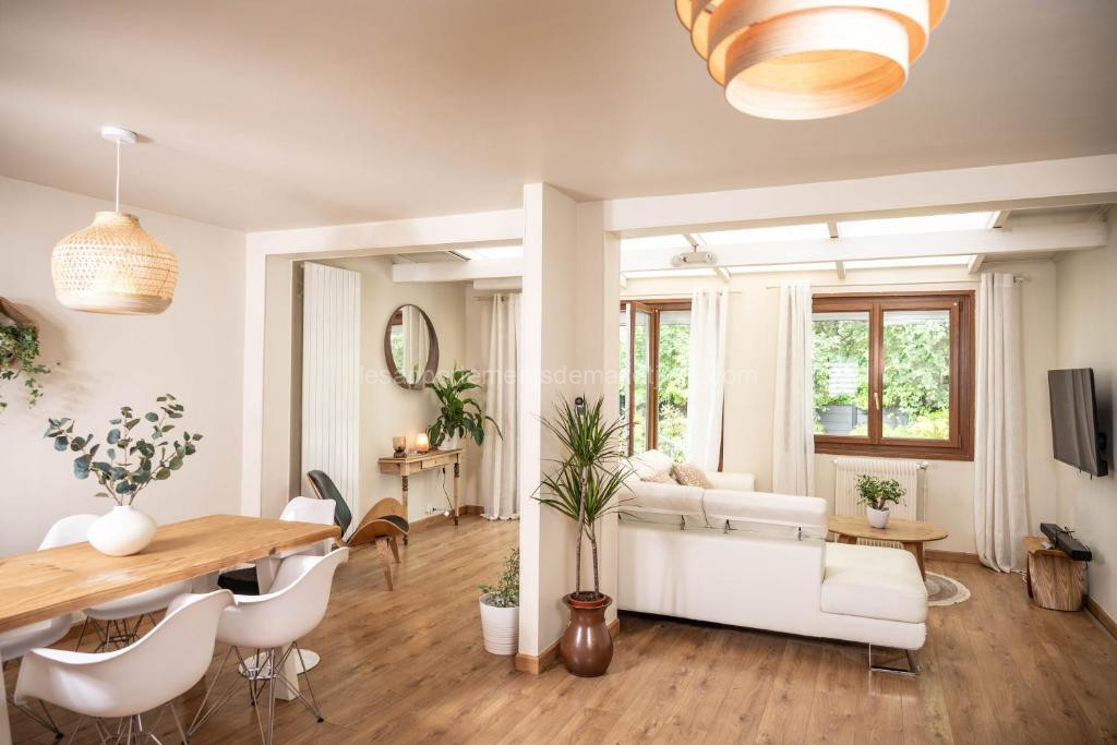 Photo de Belle maison lumineuse et paisible