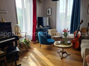 Artist house with piano and charming garden à Reims